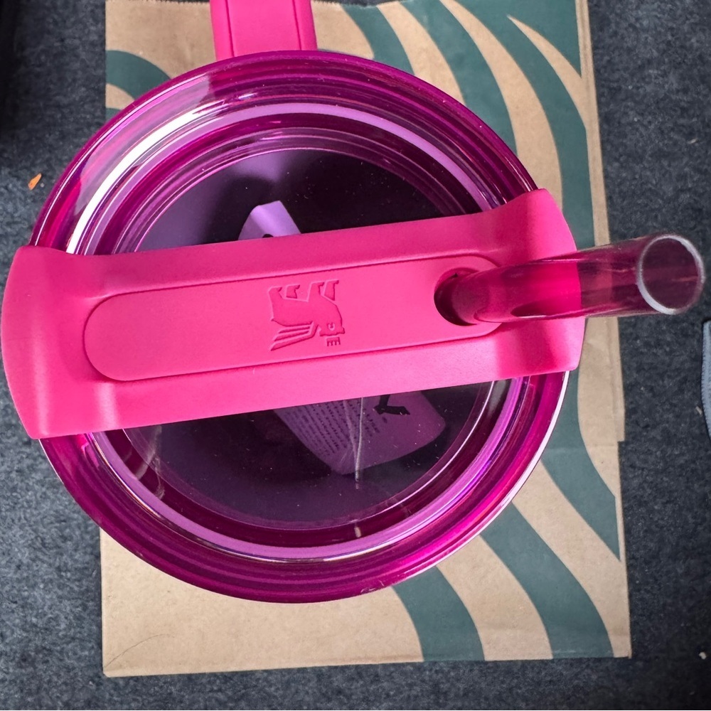 🆕🩷 Stanley x Starbucks Berry Pink Glitter Holiday 2024 Tumbler - Picture 5 of 5